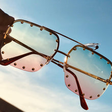 Load image into Gallery viewer, TRENDSETTER SHADES
