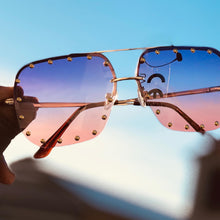 Load image into Gallery viewer, TRENDSETTER SHADES
