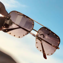 Load image into Gallery viewer, TRENDSETTER SHADES
